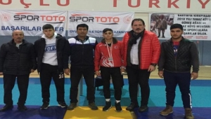 Ata sporumuz güreş Bergama'ya başarı getirdi