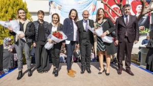 İzmir'in kent merkezindeki ikinci Masal Evi açıldı
