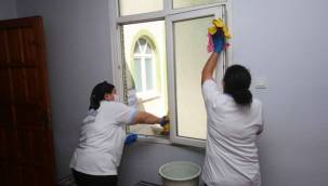 Karabağlar'da Camilere Bayram Temizliği 