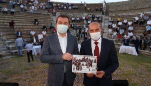 Başkan Koştu; Zeus Sunağı ile ilgili müjdeyi Asklepion'da verdi 