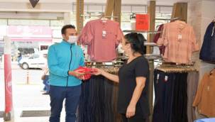 Aliağa Belediyesi'nden Esnafa Anlamlı Cumhuriyet Bayramı Hediyesi