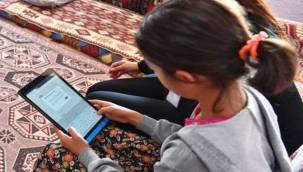 İzmir Büyükşehir Belediyesi'nden 3 bin tabletlik eğitim desteği