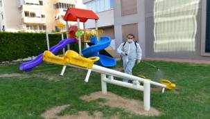 Çiğli'de Covid-19 Görülen Adresler İlaçlanıyor