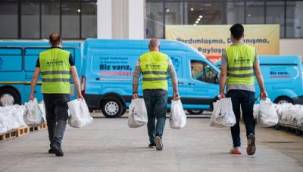 İzmir Büyükşehir Belediyesi hem üreticiye hem dar gelirli ailelere destek oluyor