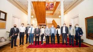 İzmir Büyükşehir Belediyesi'nden "eşit işe eşit ücret" protokolü