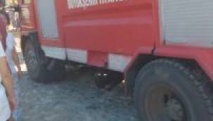 Büyükşehir İtfaiyesi'nin Özverili Çalışmasıyla Yangın Büyümeden Söndürüldü