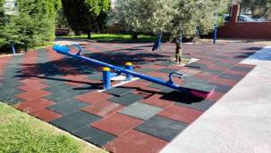 Kemalpaşa Belediyesi Parkları Yeniliyor