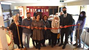 Eşine adadığı sergiyi Bornova'da açtı