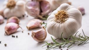 Salatalarınıza 'sarımsak' rendeleyin!