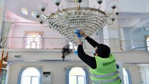 Çiğli'de Camiler Ramazan'a Hazır