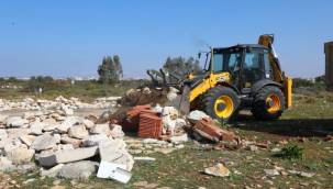 Didim'de Kaçak Yapılar Yıkılıyor