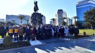 İzmir'de Tıp Bayramı Cumhuriyet Meydanında Kutlandı