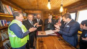 Atıklardan toplanan kitaplarla kurulan kütüphane açıldı