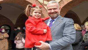 Pehlivan'dan Şeker Bayramı kutlaması