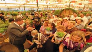 "Karşıyaka Çiçek Festivali" başladı