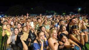 Çim Konserleri'nde Özcan Deniz rüzgarı