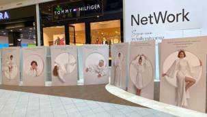 "Kadınlar Omuz Omuza"