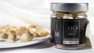 Lezzet ve sağlık bir diş siyah sarımsakta