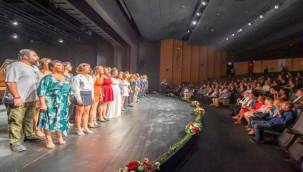 İzmir Şehir Tiyatroları İsmet İnönü Sahnesi'ne kavuştu