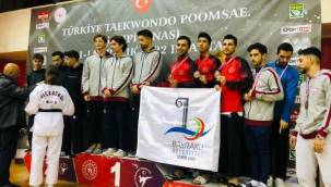 Bayraklılı gençler taekwondoda Türkiye 3.'sü
