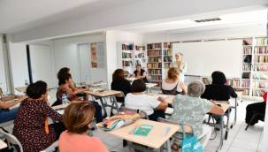 Çiğlili Kadınlar Mor Akademi'de buluşuyor