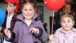 Aydın Büyükşehir Belediyesi Şehir Tiyatrosu Çocuklara Unutulmaz Bir Gün Yaşattı