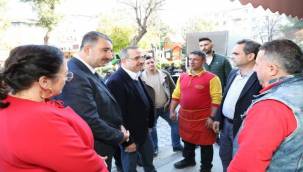 Kerem Ali Sürekli Konak'taki esnafı ziyaret etti