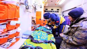 Depremzedeler tedavi için İzmir'de