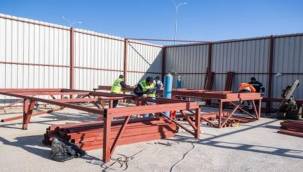 İzmir Büyükşehir Belediyesi deprem bölgesinde konteyner üretiyor