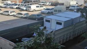 Kınık Belediyesi atölyelerinde seyyar banyo ve tuvalet üretip deprem bölgesine gönderiyor 