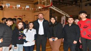 Başkan Gümrükçü Dayanışma Gönüllüsü Gençlerle Buluştu