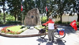 Cumhuriyet'in 100. yılı anısına Sivas'tan Karşıyaka'ya pedalladı