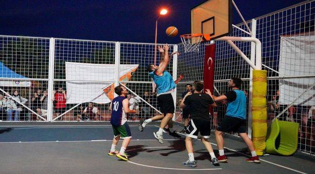 Gaziemir Streetball Turnuvası nefes kesti