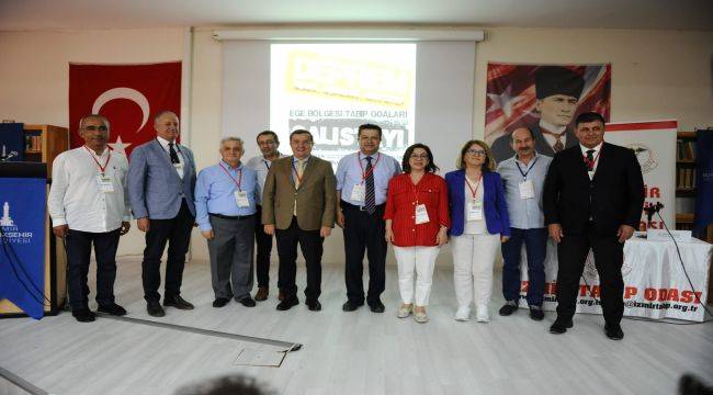 Tabip odalarından Başkan Tugay'a teşekkür plaketi