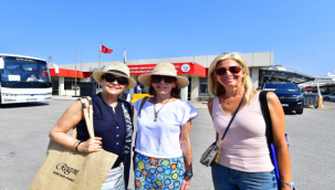 Bu yılın 10'uncu kruvaziyer gemisi de İzmir'e yanaştı