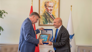 Almanya İzmir Başkonsolosu Schröer Soyer'i ziyaret etti