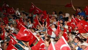 Karşıyaka'yı kurtuluş coşkusu sardı 