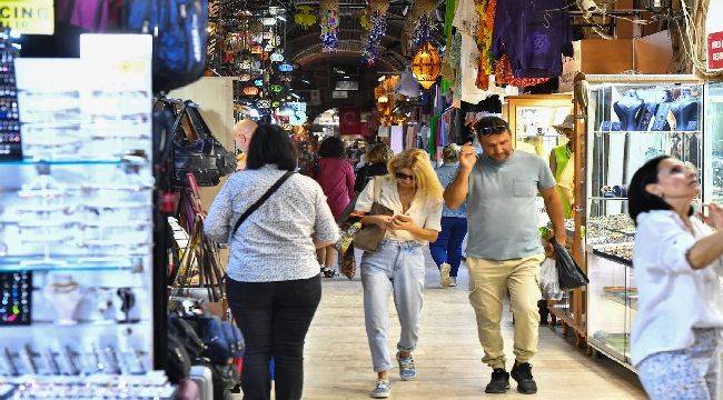 İzmir Büyükşehir Belediyesi'nden Kemeraltı Esnafına İngilizce Eğitimi