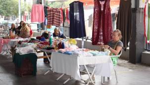 Karşıyakalı kadınların el emeği kazanca dönüşüyor