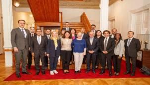 Soyer: "İzmir'de Yapılanlar Ülkenin Geri Kalanına Rehber Oluyor"