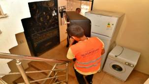 İzmir'de öğrenim gören üniversitelilere nakliye desteği sürüyor