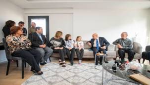 "Söz verdiniz evleri yaptınız biz söz verdik kahveyi yaptık"