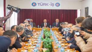 Türk-İş'ten Soyer'e tam destek