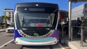 Çiğli Tramvayı "Kırmızı" ve "Mavi" hatla İzmirlilerin hizmetinde