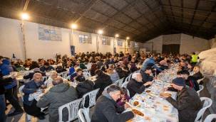 Cumhuriyet Meydanı'nda büyük iftar sofrası