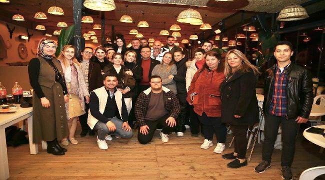 Seferihisar Adayı Ahmet Aydın gençlerin ilgi odağı oldu