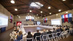  Bütün dünya dursa da biz durmayacağız