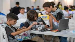 3 Bin Bilim Ve Robot Meraklısı