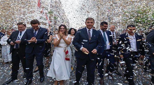 94. İEF muhteşem kortejle başladı