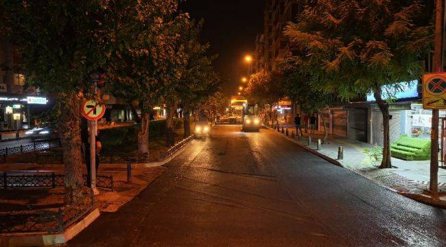 İzmir'in yolları yenileniyor